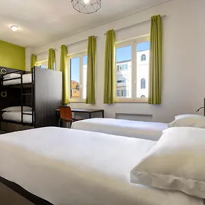  بيت شباب شباب روم هالو إيطاليا
