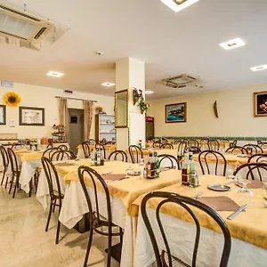 Tiziana 3*, Rimini Olaszország